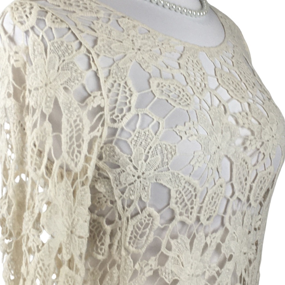 Anthro Finn & Clover Crochet 3/4 Sleeve Cotton Scallops Tassels Top size Medium - Picture 6 of 16